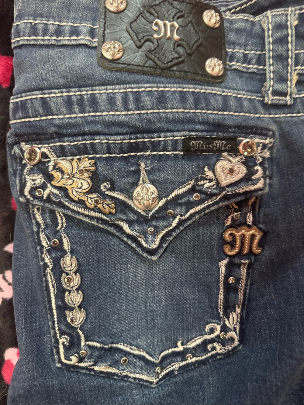 Miss Me official Y2K bling boyfriend capri jeans